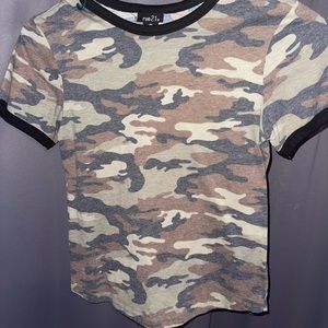 Camo short sleeve woman’s crop top